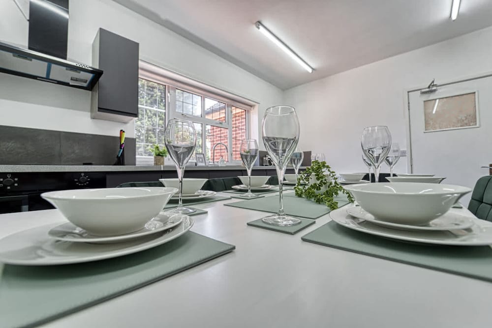 Host Stay Chester House Retreat