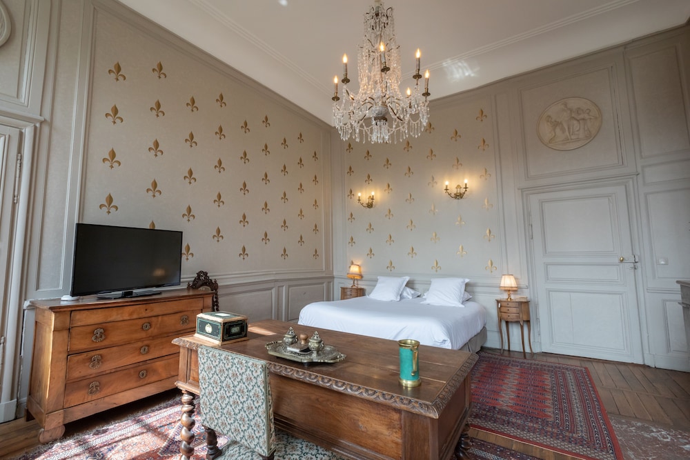 Bourges Vacations - Hotel de Panette - Chambres historiques - Property Image 22
