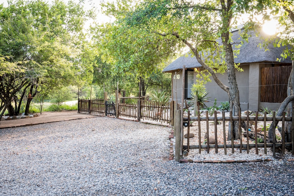 Nkanyi Wildlife House & Cottage view 3