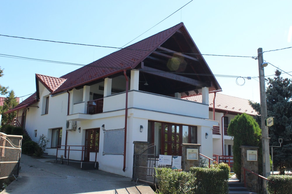 Aranyhordó Panzió Étterem és Pizzéria view 4