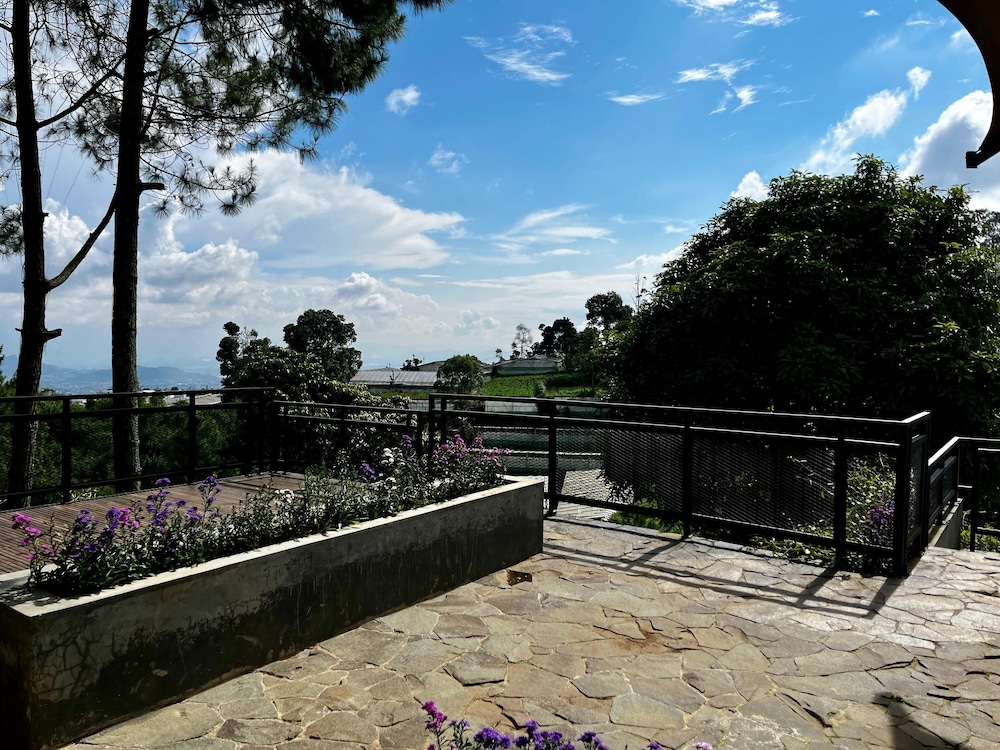 Tebing View Glamping, Azana Hotel Collection
