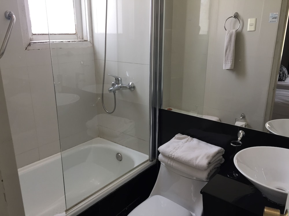 WE Hotel