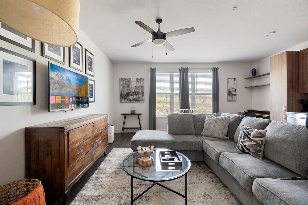 Heal Fly Comfy Dallas 1BR Pool Gym Utsw