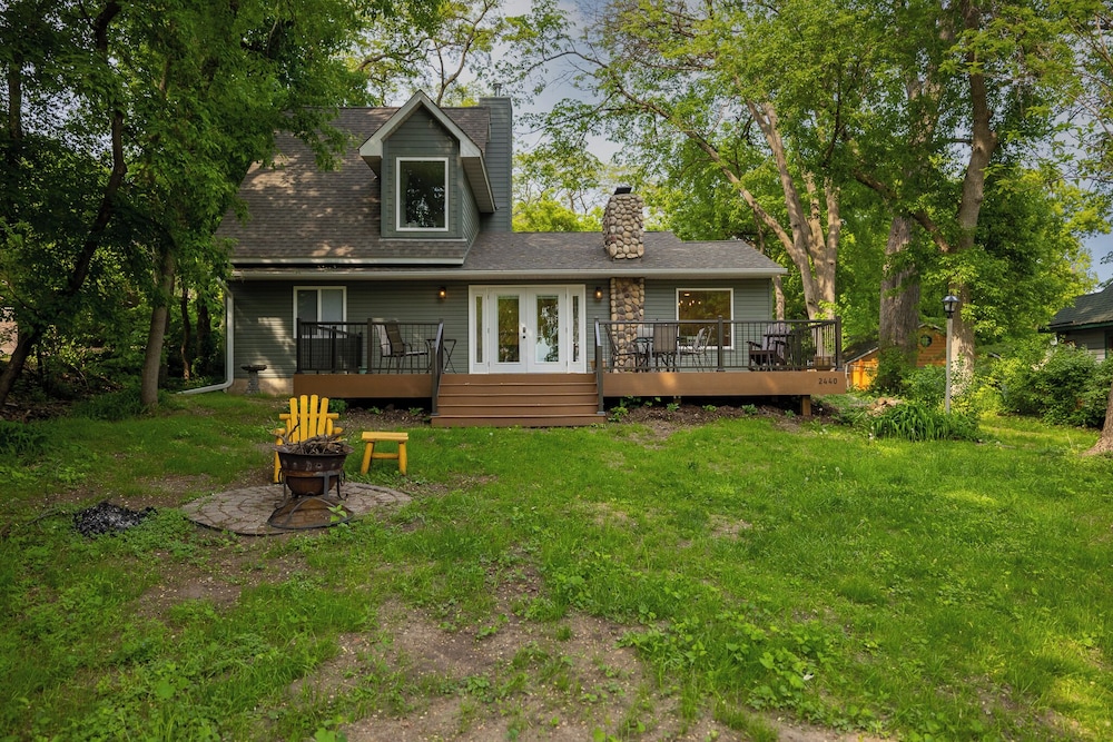 Cottage on Medicine Lake