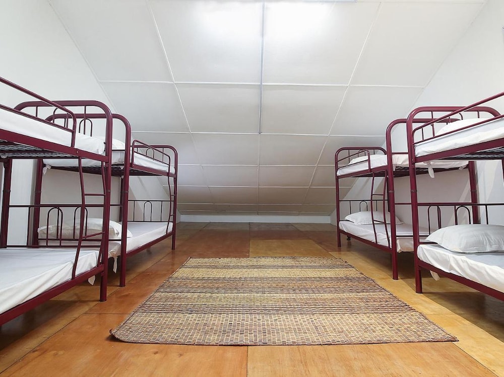 Single Bed in Mixed Dormitory Room With Ac in Kuching photo 3