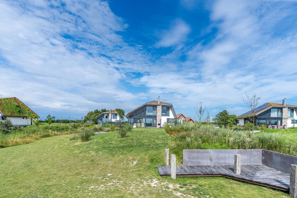 Modern, Luxurious and Sustainable Nature Villa