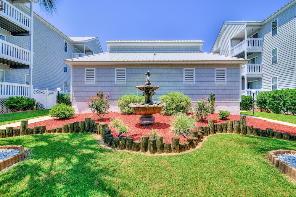 Hermitage By The Bay 305 view 4