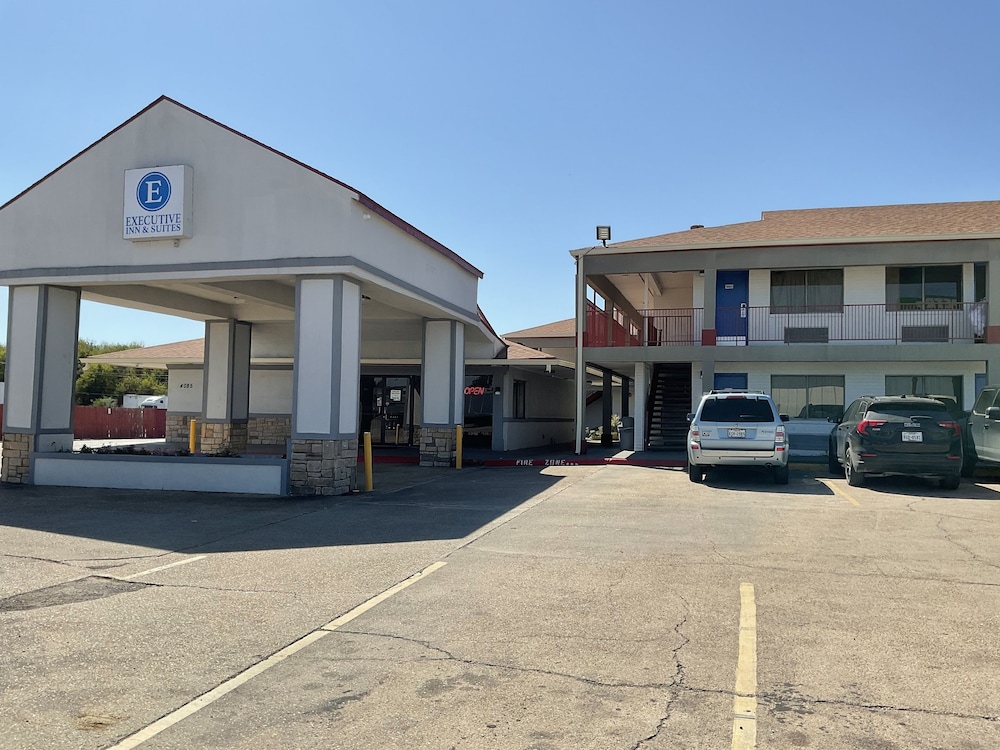Beaumont Vacations - Executive Inn Suites - Property Image 2