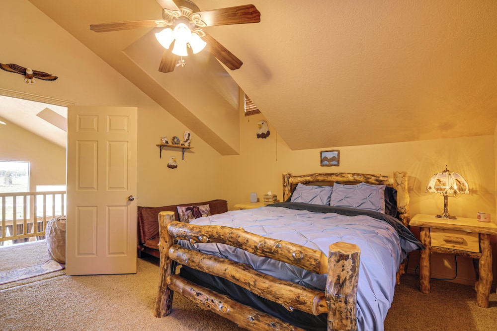 Luxe Cabin Retreat, Near Bryce & Zion Nat'l Parks!