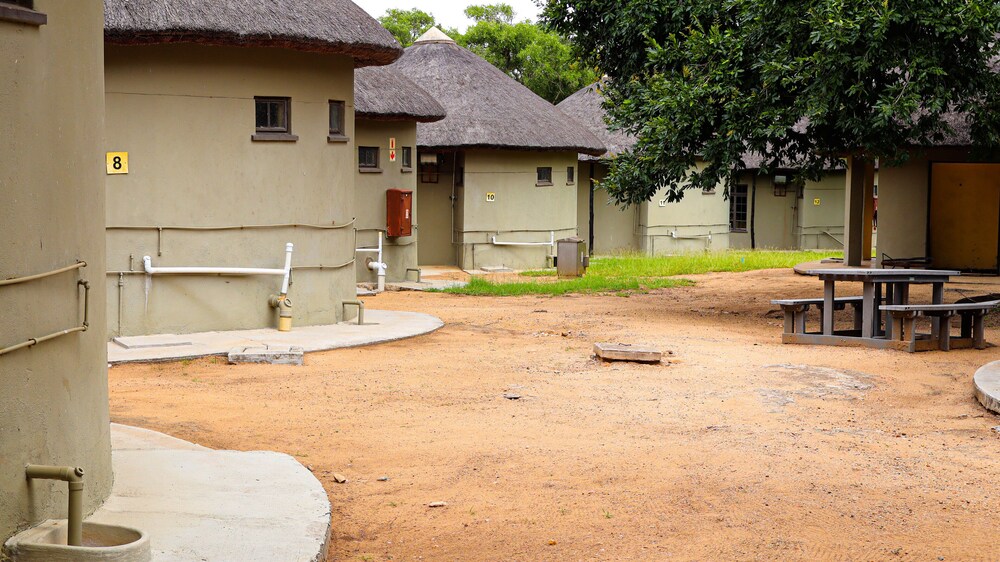 Self Catering Chalets - Manyeleti