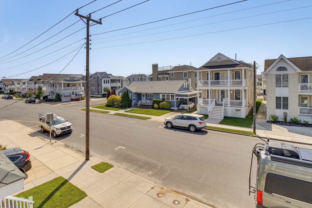 2 Blocks to Beach Access: Ocean City Adventure!