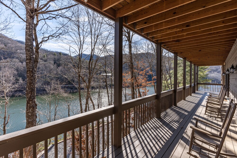 stayNantahala – Smoky Mountain Cabins and Luxury Yurts