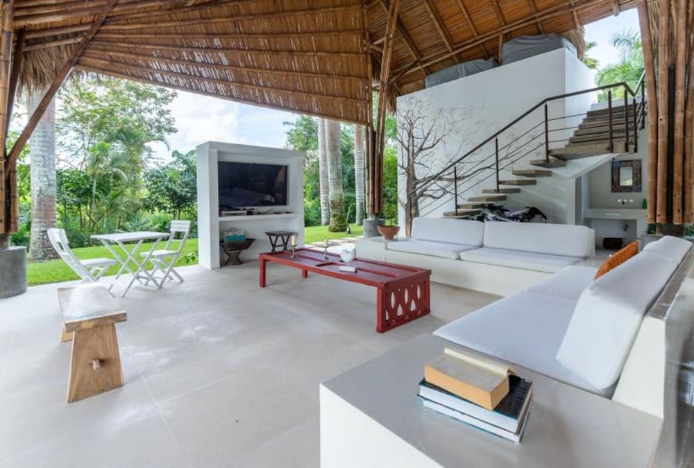 w Amazing 4BR Villa w Pool at Mesa de Yeguas