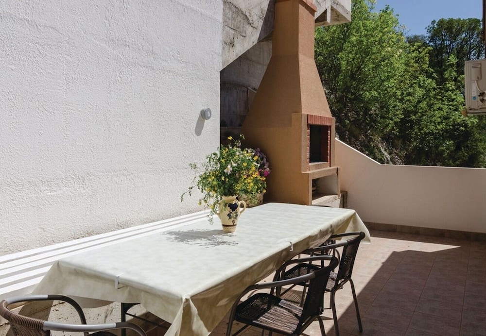 Ljuba - in Center & Close to the Beach - A4 view 4