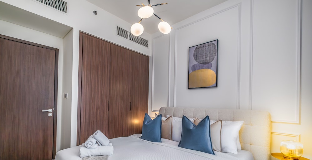 LUX The Dubai Creek Edge Suite