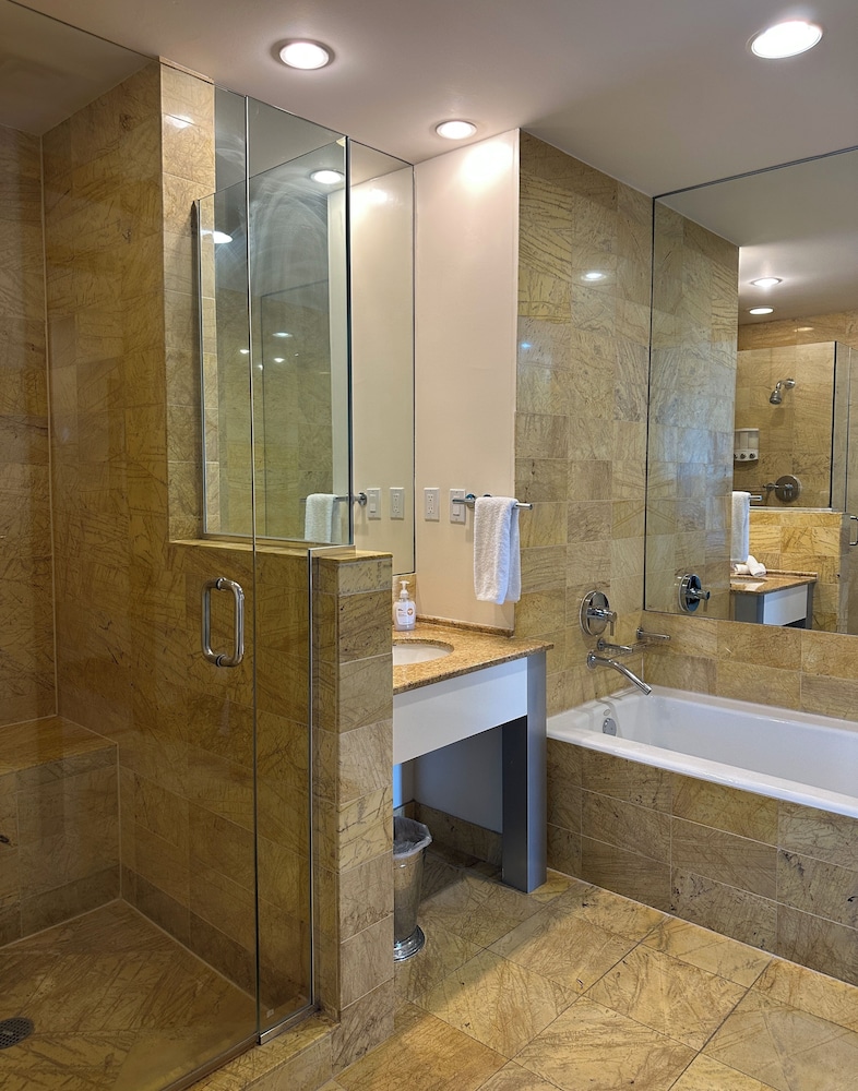 Brickell Sea View 2BR Free Parking by Palermo Home