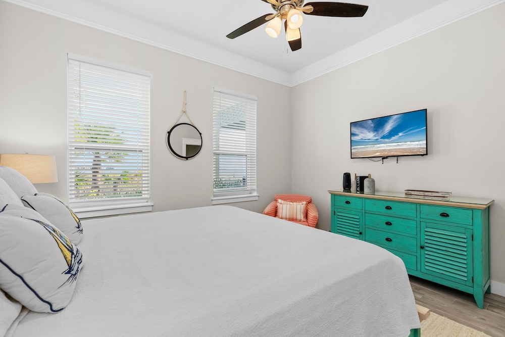 Anchors Aweigh 3 Bedroom Cottage by RedAwning view 2