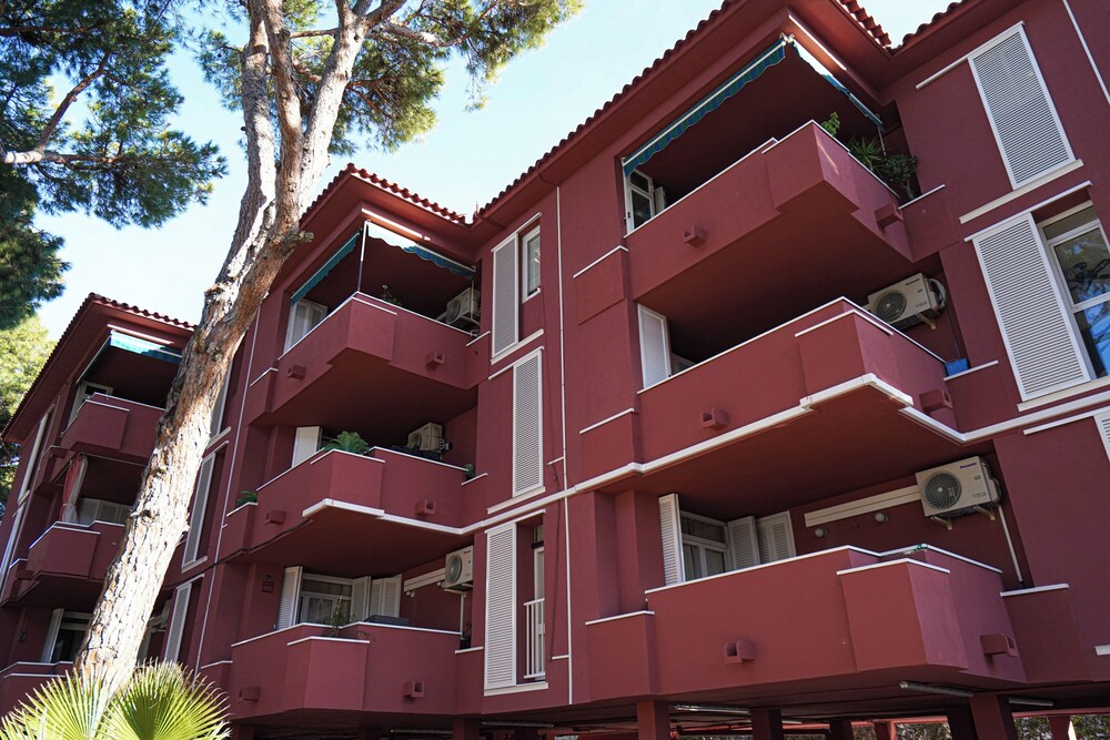 Apartment-4people-parking-castelledefels-bikes-bbq