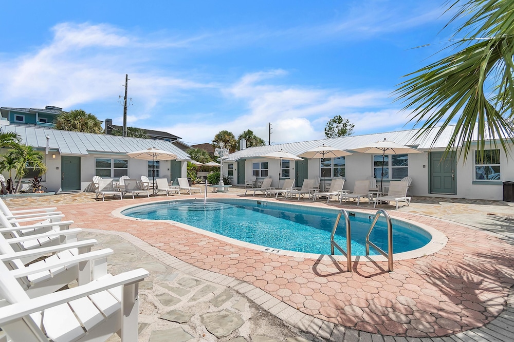 The Bungalows #8