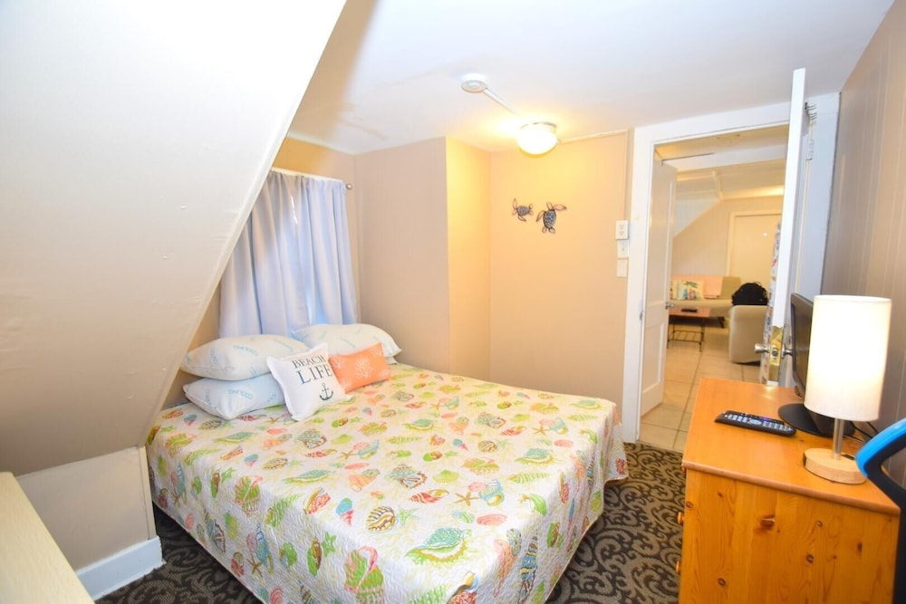 Parrot Bay-key West Cabanas 43 1 Bedroom Condo by RedAwning view 3