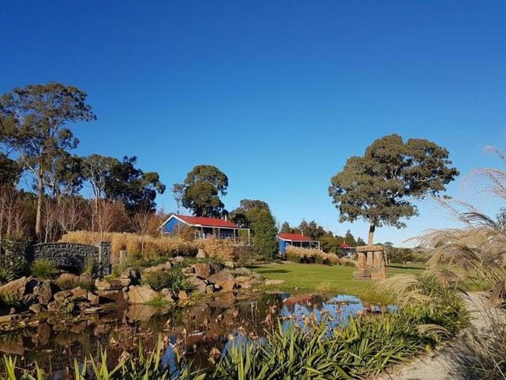 Outlook Hill Vineyard Cottages