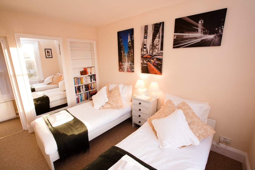 Sherborne Vacations - Abbey Court - Property Image 5