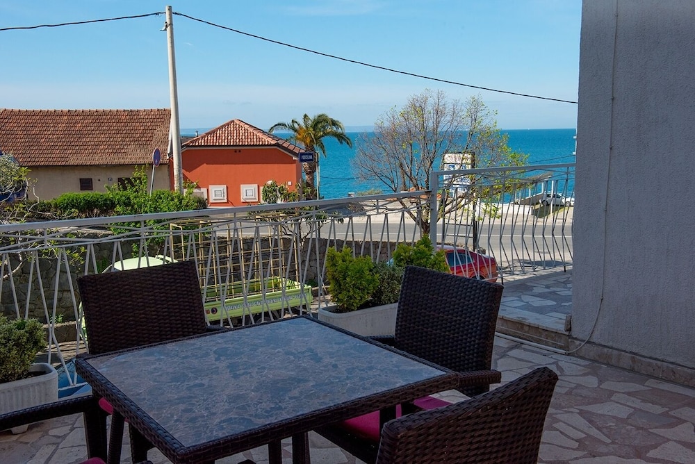 Podstrana Vacations - Robi - 50m From Beach - SA2 - Property Image 12