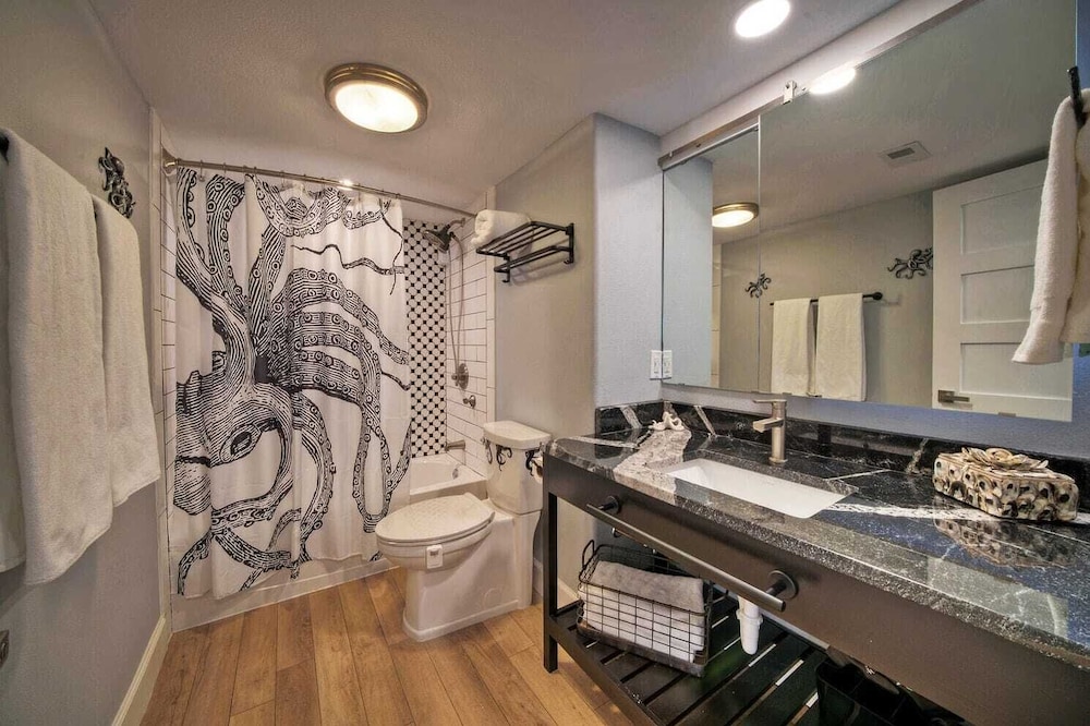 15 Condos, Sleeps 96 w/ Pools & Beach Access Island Retreat by Avantstay