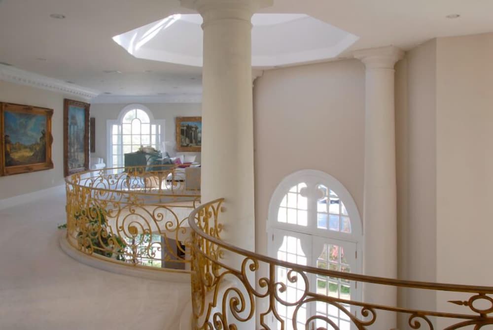 The Stradella Court Mansion - Image 5