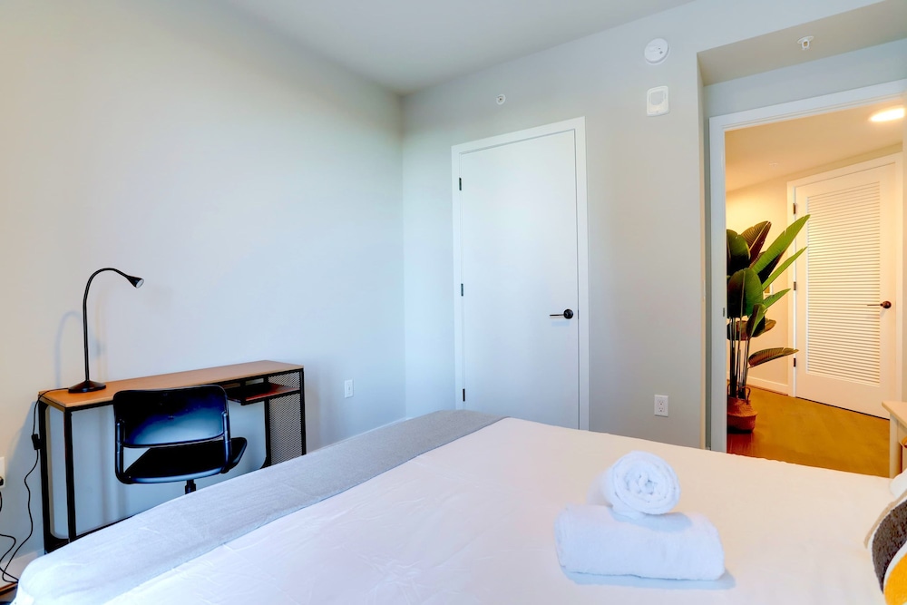 Prime Metro Proximity Condo at Clarendon