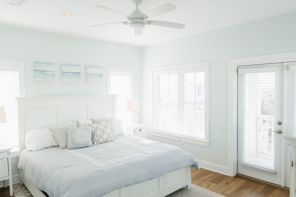 30A Seaclusion by Avantstay Walk to Beach Pool