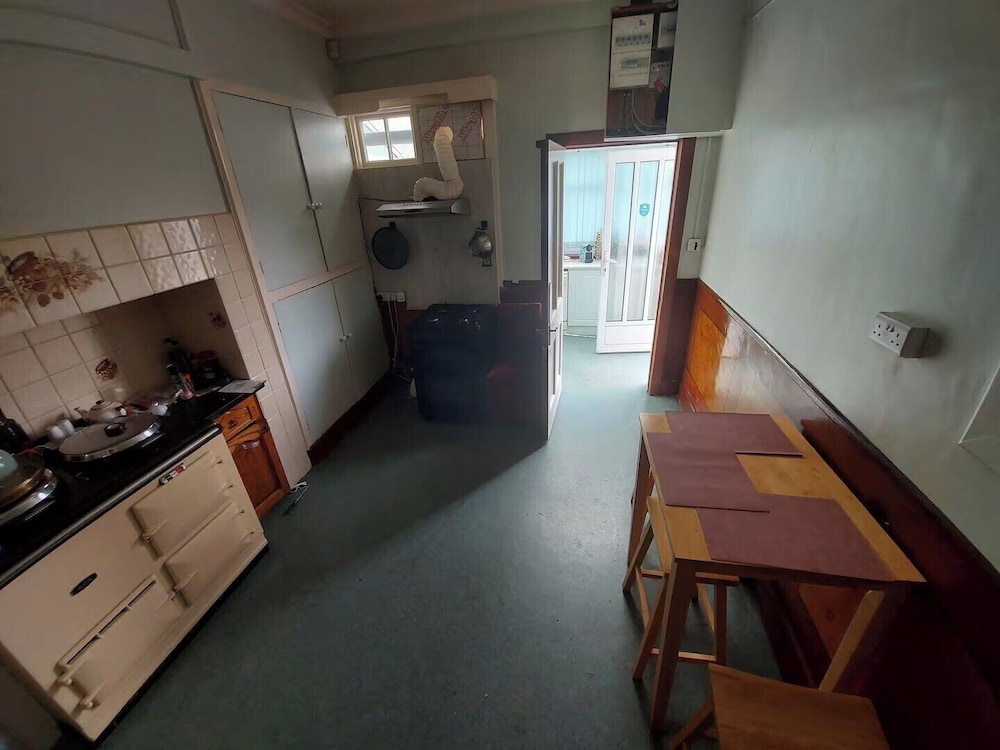 Spacious 4 Bedroom House in Limerick