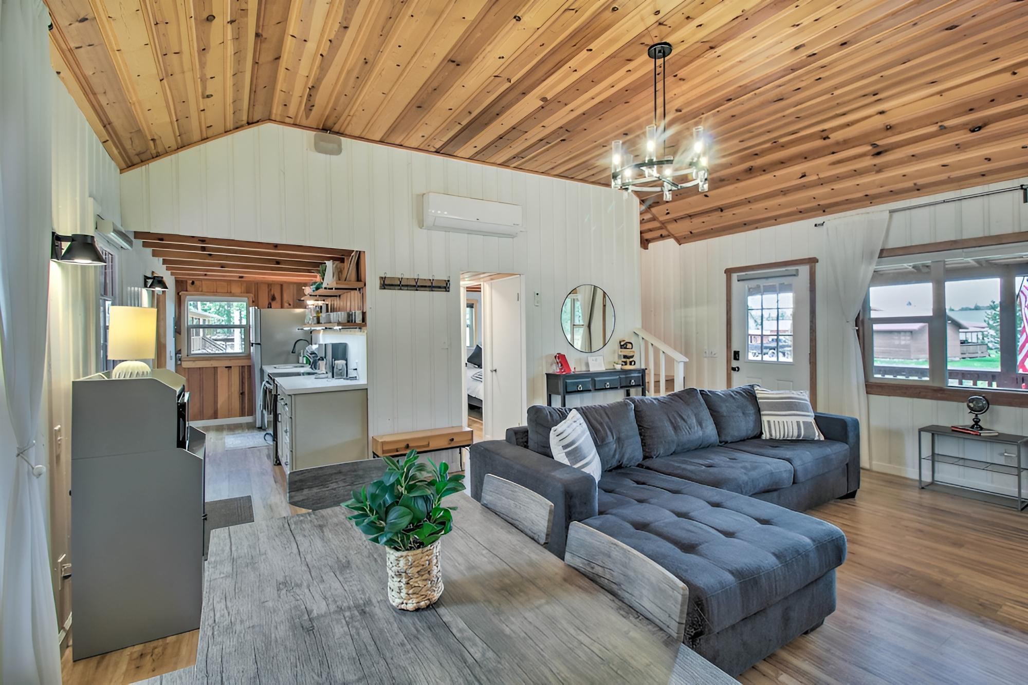 Woodsy Pinetop Cabin + Deck & Separate Casita view 2