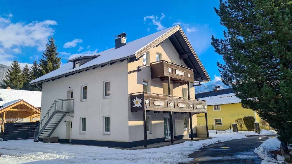 Chalet Love the Alps EG Near ski Lift