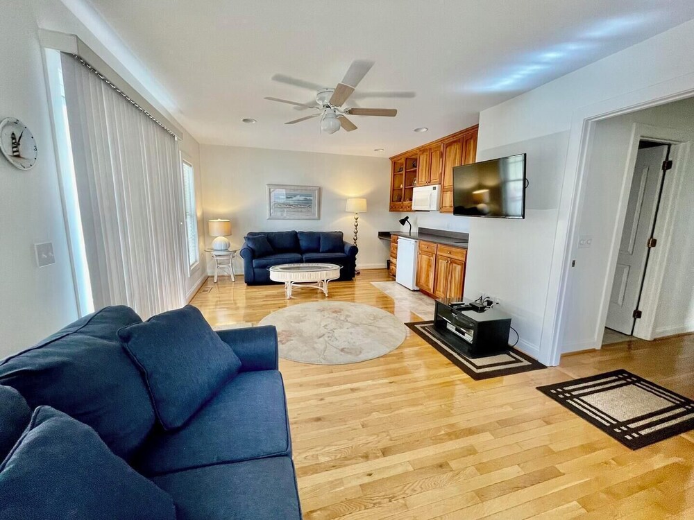 Clayton Street 17A