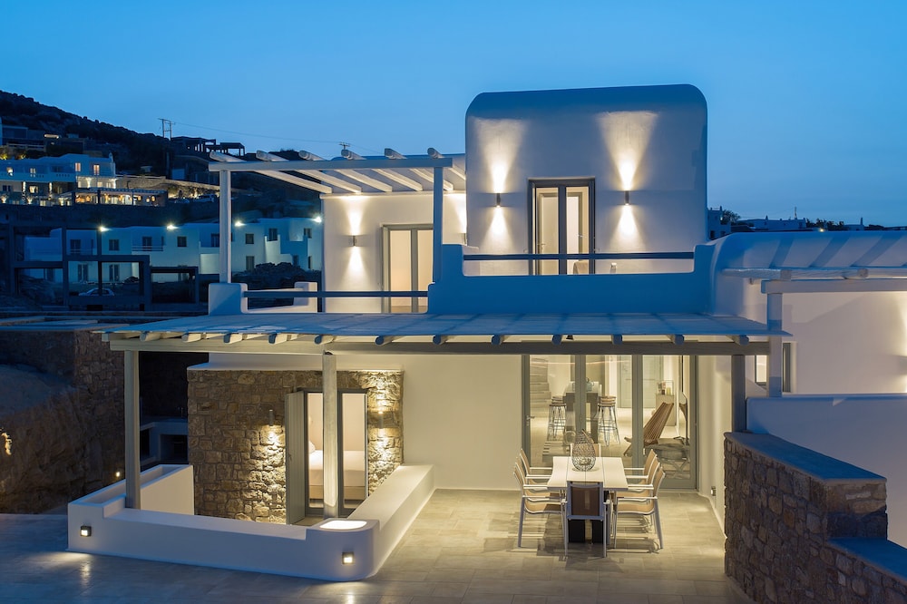 Villa Sapphire 6BR Hot Tub & Pool Ornos