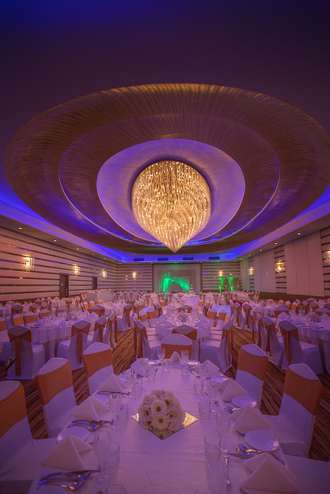 Avenra Beach Hotel