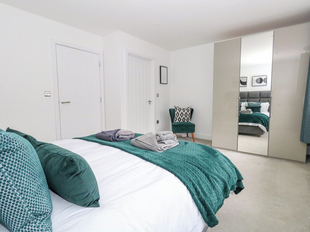 66A Danecourt Road