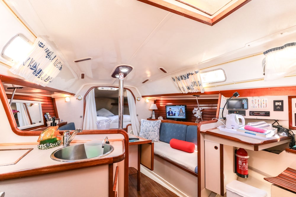 Hotel Sailboat Holiday Experience - Image 1