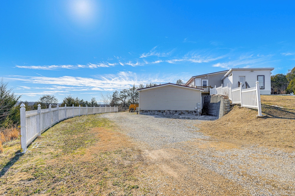 Near Hiking: Midway Home w/ Mtn Views & Deck