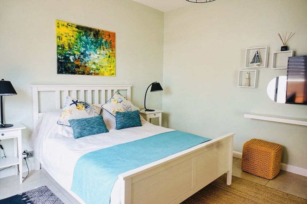 Brand New 2 Bedroom Apartment view 3