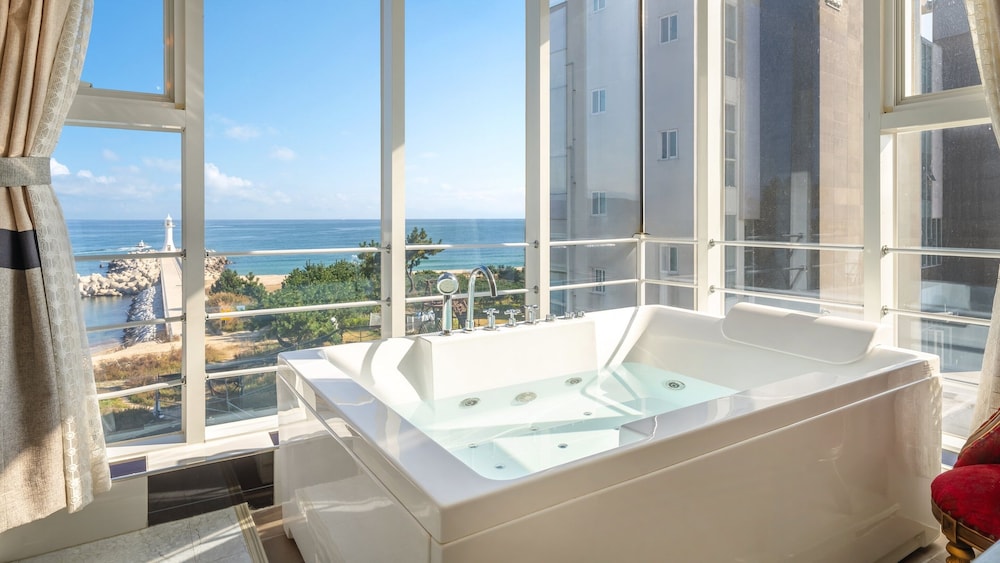 Gangneung Meerbrick Spa Pension