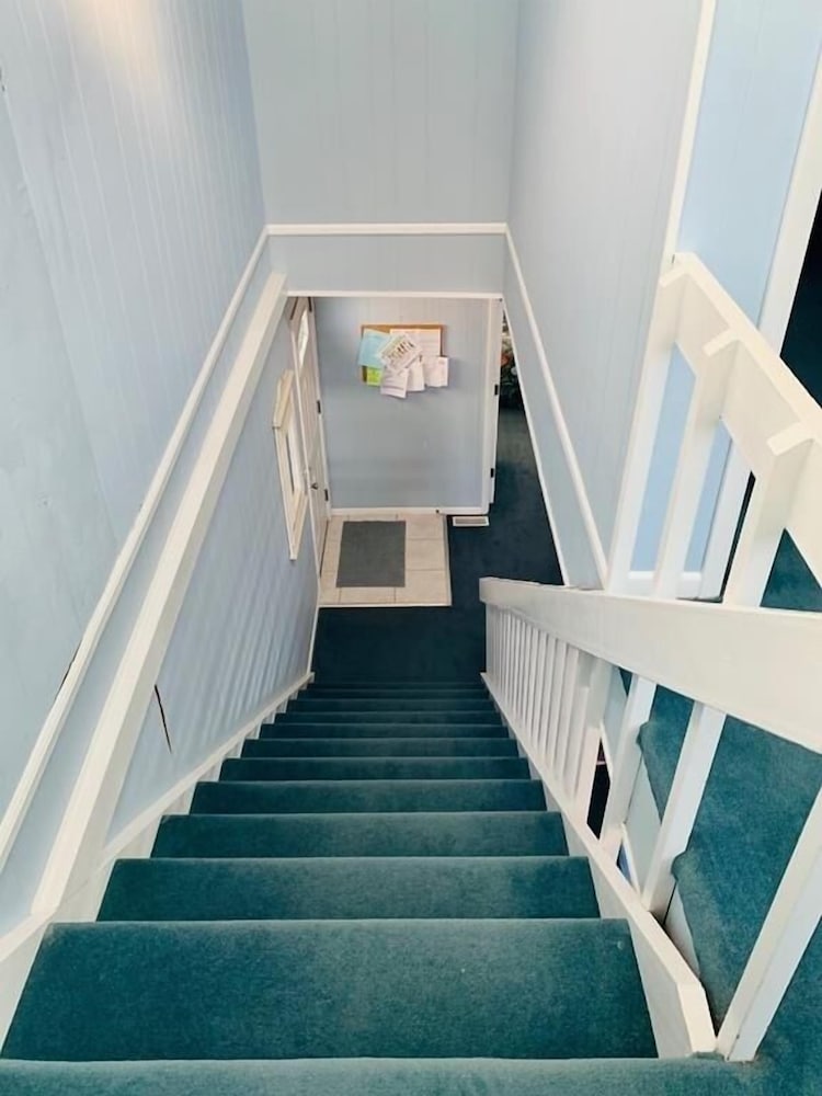 Westside- 3 Bedroom Home by RedAwning