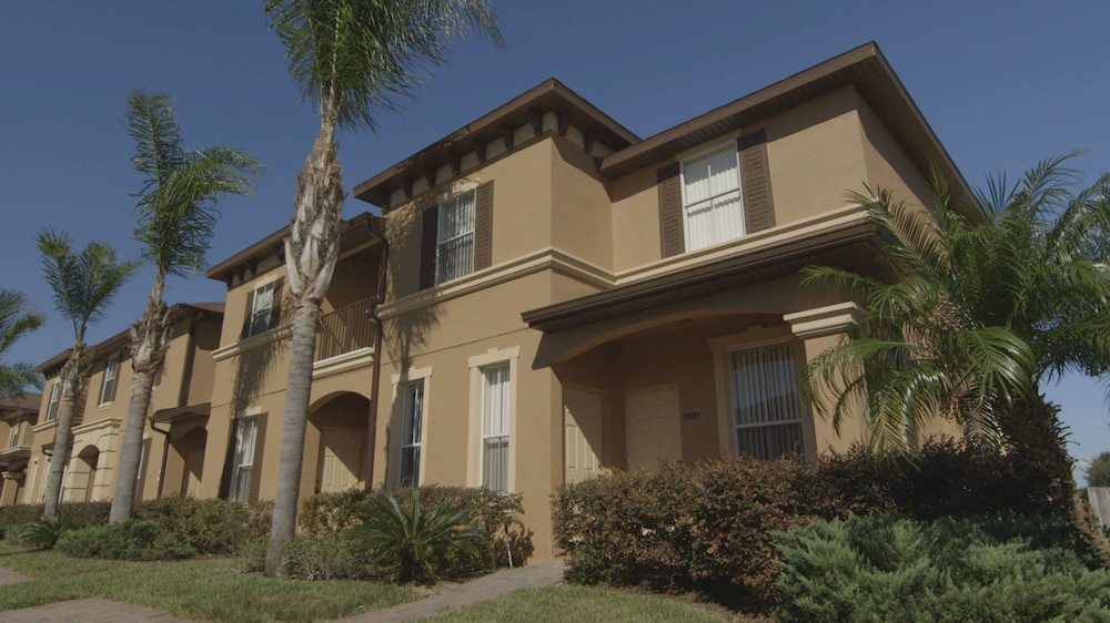 Villas At Regal Palms