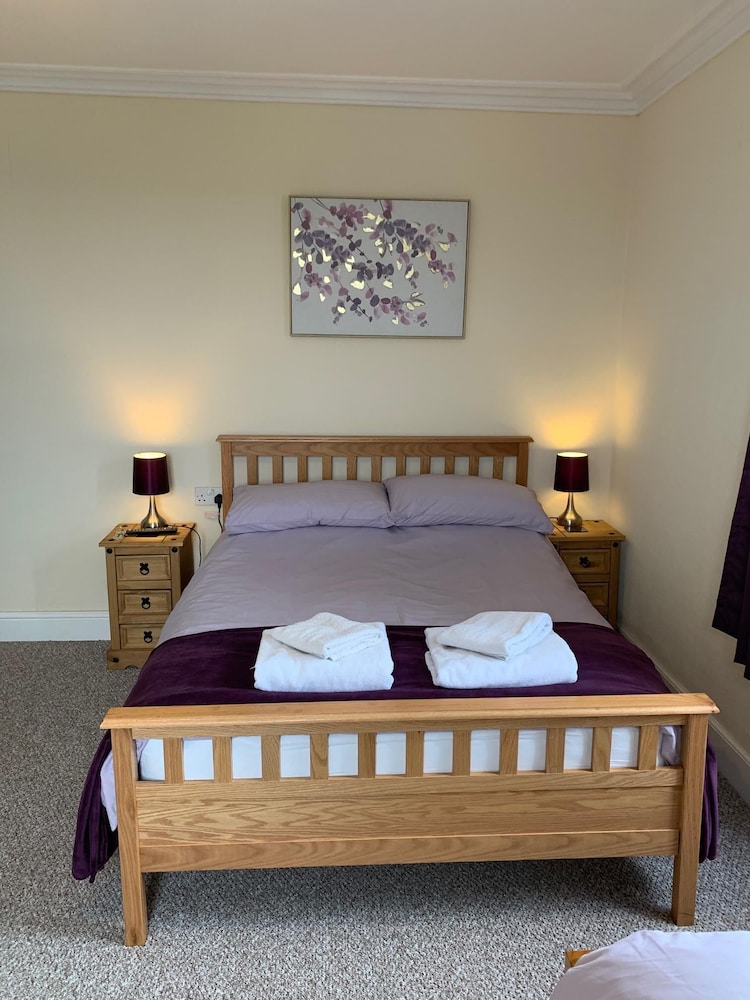 The Village Inn and Kirtle House B&B