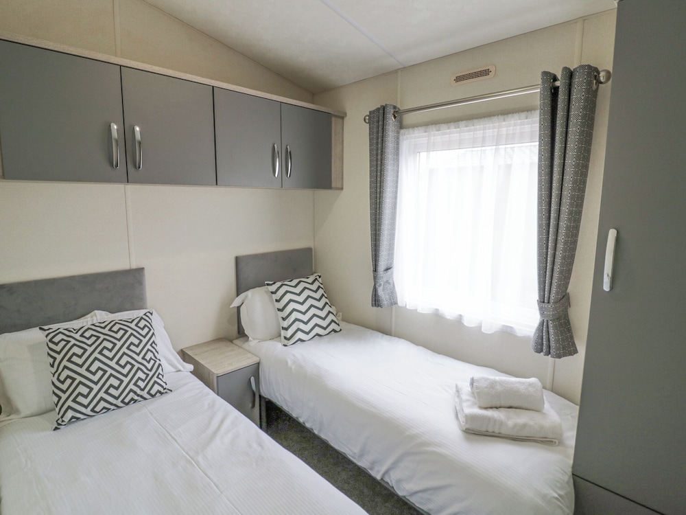 Long Acres Lodge