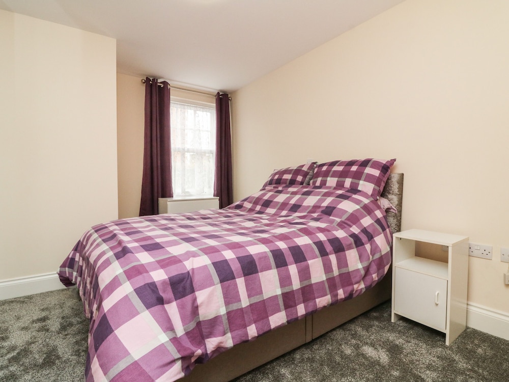 1 Tregonwell Court