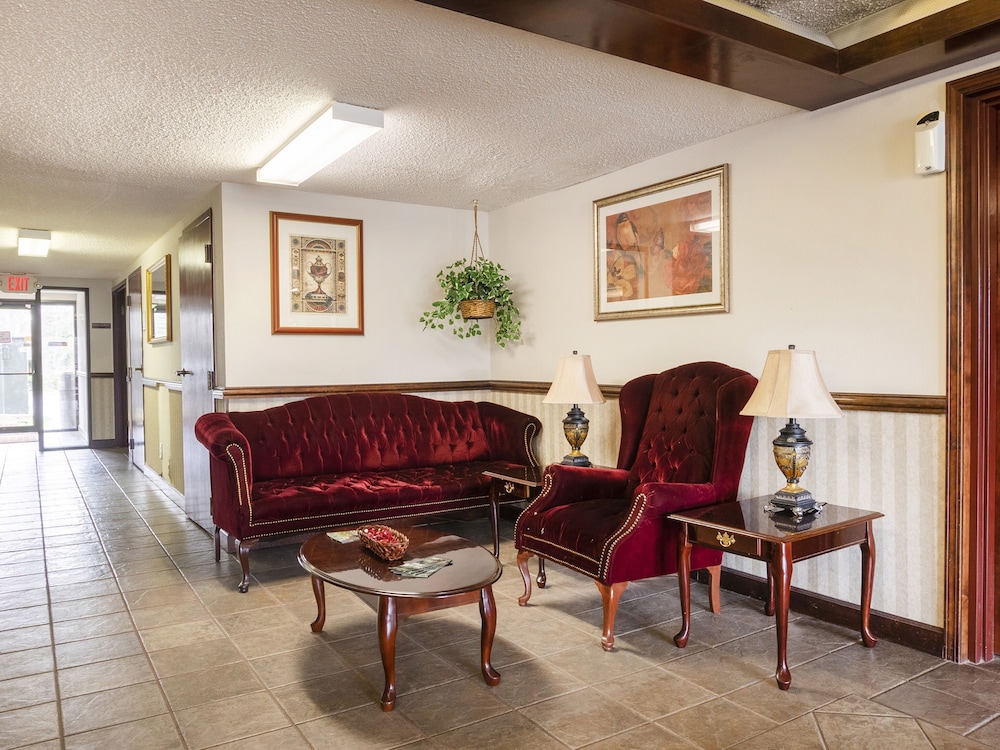 Days Inn by Wyndham Adairsville view 3