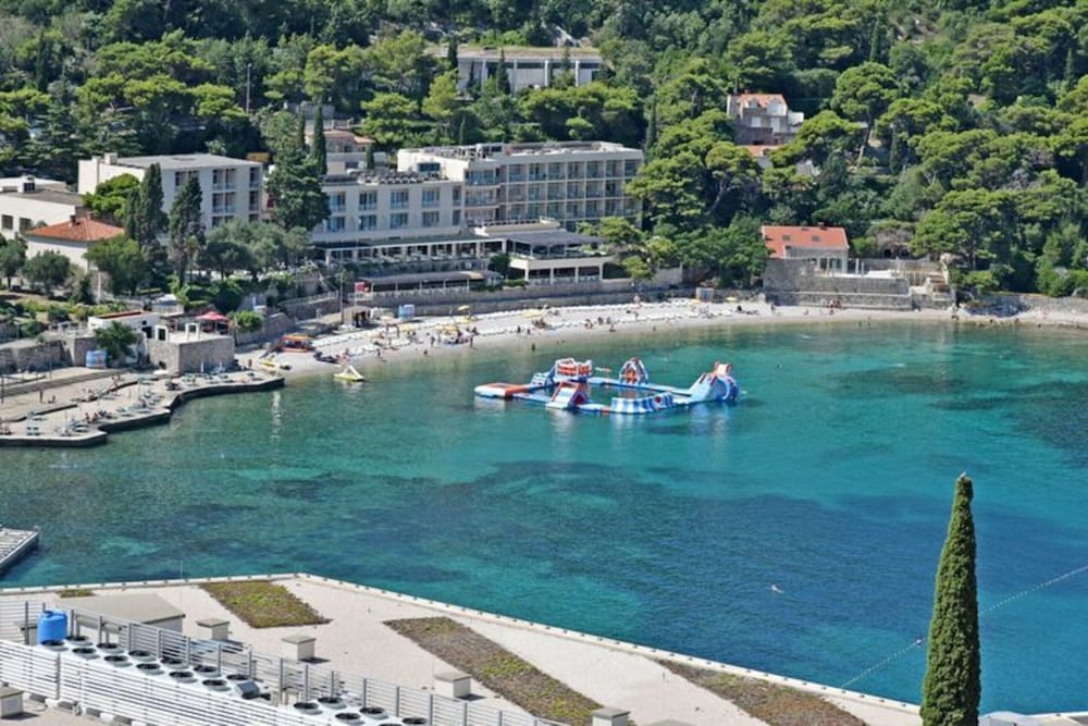 Green Hills Apartment - One Bedroom Apartment With Balcony and Sea View