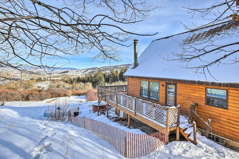 Hot Tub + Mtn Views: Gore Pass Kremmling Cabin